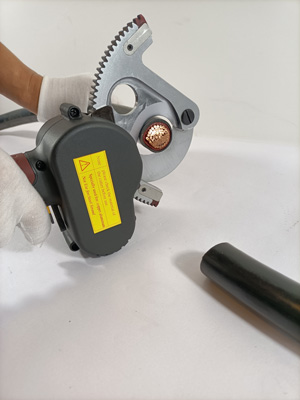 How Does a Cable Cutter Operate?